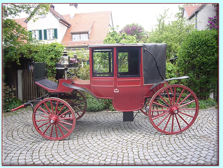 roter Glaslandauer Kutsche der Kutscherei Hans Holzmann in München Schwabing